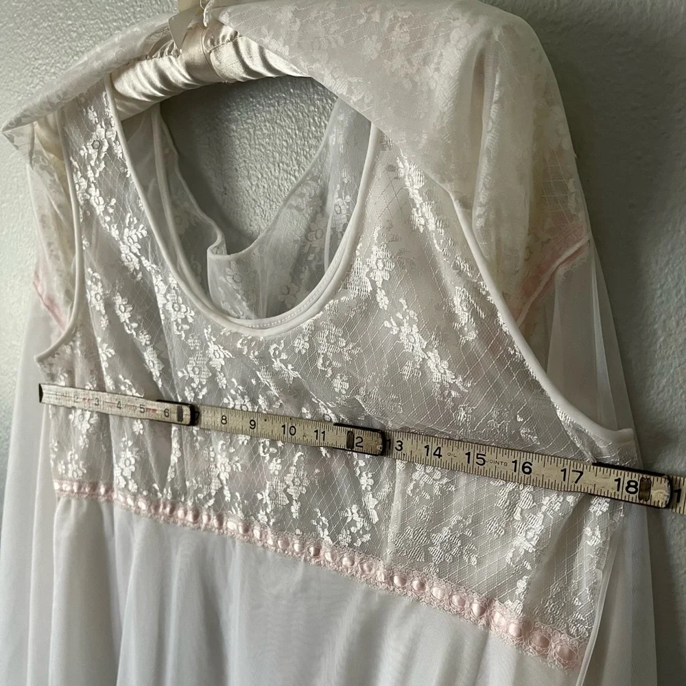 Vintage Radcliffe Peingnor Robe and Nightgown Set White Lace Medium 50โs EVC - Picture 12 of 14